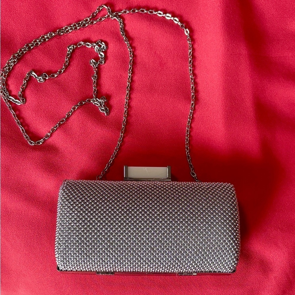 Jessica McClintock Silver Chain Beaded Clutch - Picture 1 of 7
